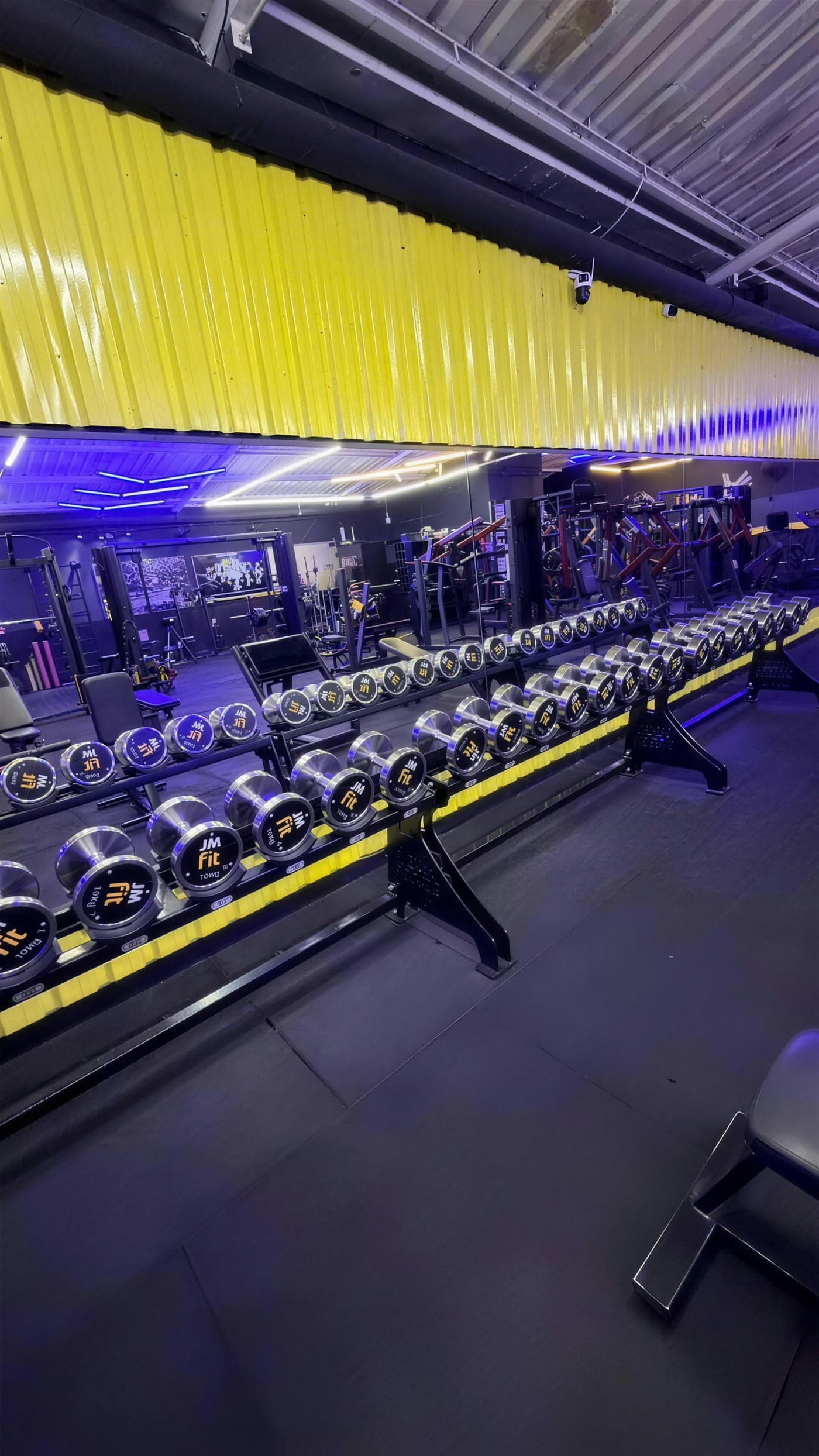 Equipamentos e halteres da JMfit