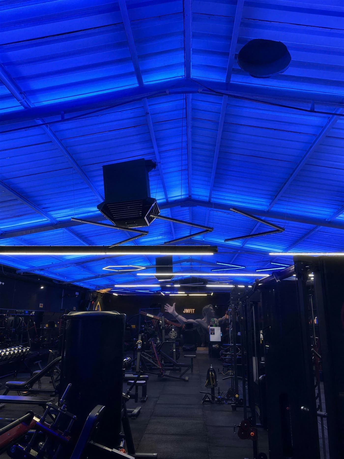 Salão principal climatizado da JMfit